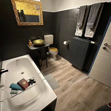 Geheimtipp Koenigsstuhl - Altstadt-apartment Nahe Warnowufer 罗斯托克